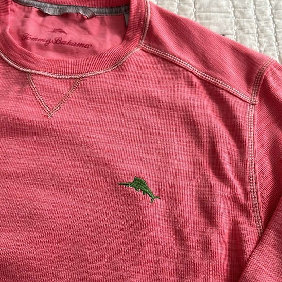 Tommy Bahama crew neck sweatshirt. Excellent condition. Rarely worn - Picture 4 of 5